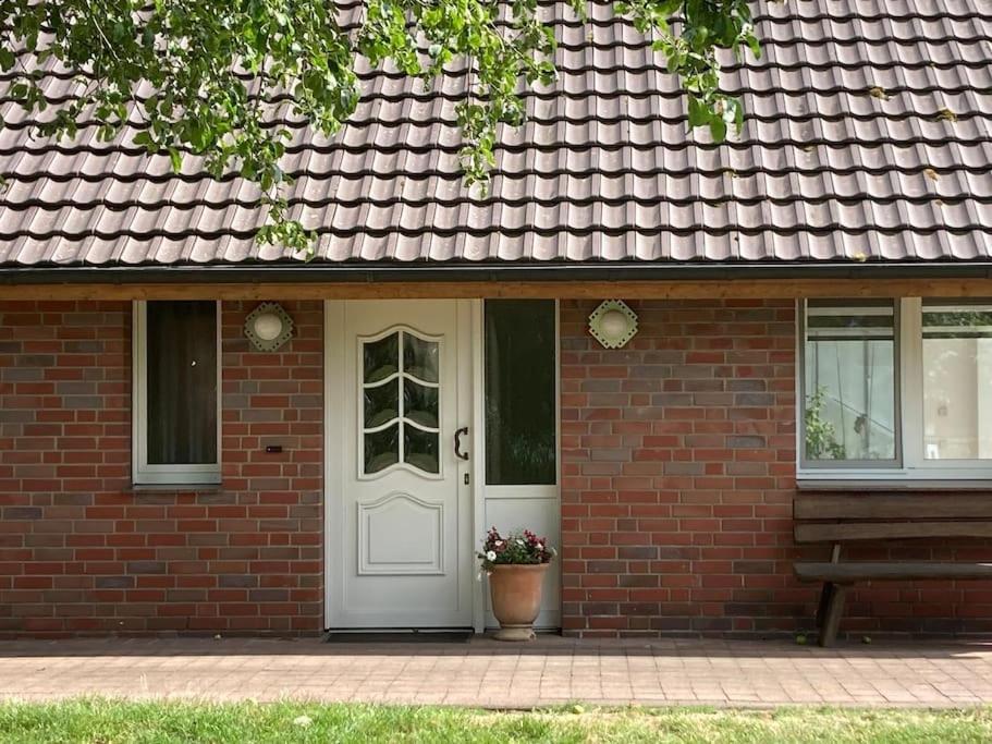 Helle Wohnung Mit Wintergarten - Nahe Ruhrgebiet Und Freizeitpark Movie Park Bottrop Exterior photo